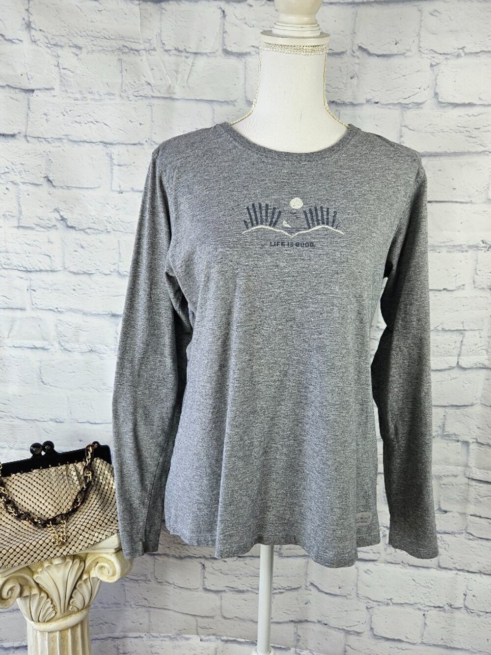 Life is Good Womens Size L Gray Classic Fit Beach Crew Neck Long Sleeve T-Shirt
